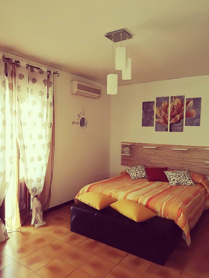 Come a casa tua (appartamento da 1 a 8 posti) San Nicola La Strada Exterior foto
