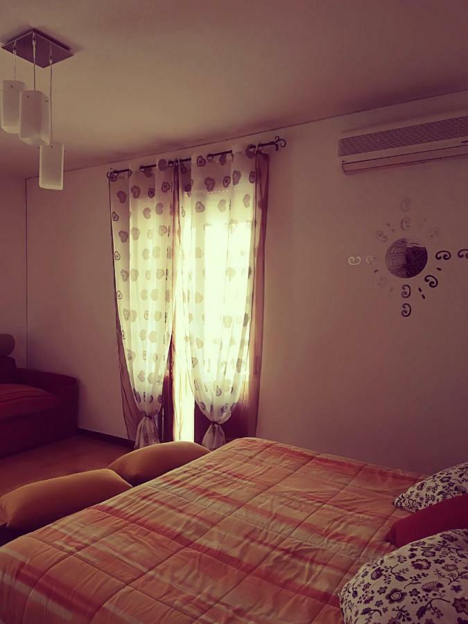 Come a casa tua (appartamento da 1 a 8 posti) San Nicola La Strada Exterior foto
